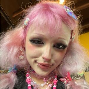 Meet your Posher, Dollmoire